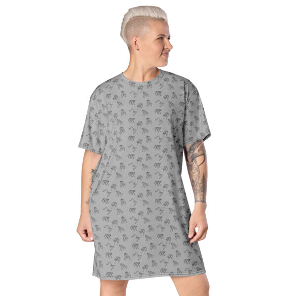 Spot Line Drawing T-Shirt Dress - Image 4